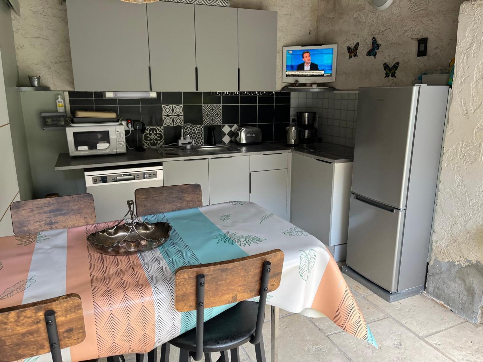 Chambres Hotes Chez Chris Roquemaure (Gard) Exterior foto